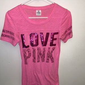 Victoria’s Secret short sleeve shirt.👚🎀